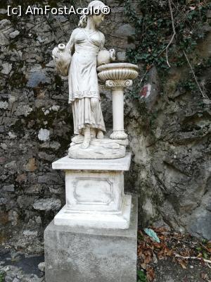[P03] Statuia de lângă hotelul Roman.  » foto by nelu73
 - 
<span class="allrVoted glyphicon glyphicon-heart hidden" id="av1061292"></span>
<a class="m-l-10 hidden" id="sv1061292" onclick="voting_Foto_DelVot(,1061292,3645)" role="button">șterge vot <span class="glyphicon glyphicon-remove"></span></a>
<a id="v91061292" class=" c-red"  onclick="voting_Foto_SetVot(1061292)" role="button"><span class="glyphicon glyphicon-heart-empty"></span> <b>LIKE</b> = Votează poza</a> <img class="hidden"  id="f1061292W9" src="/imagini/loader.gif" border="0" /><span class="AjErrMes hidden" id="e1061292ErM"></span>