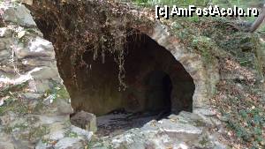 [P15] Băile Herculane - Platoul Coronini - Izvorul Munk; la 'catacombă' » foto by Dragoș_MD
 - 
<span class="allrVoted glyphicon glyphicon-heart hidden" id="av386999"></span>
<a class="m-l-10 hidden" id="sv386999" onclick="voting_Foto_DelVot(,386999,3645)" role="button">șterge vot <span class="glyphicon glyphicon-remove"></span></a>
<a id="v9386999" class=" c-red"  onclick="voting_Foto_SetVot(386999)" role="button"><span class="glyphicon glyphicon-heart-empty"></span> <b>LIKE</b> = Votează poza</a> <img class="hidden"  id="f386999W9" src="/imagini/loader.gif" border="0" /><span class="AjErrMes hidden" id="e386999ErM"></span>