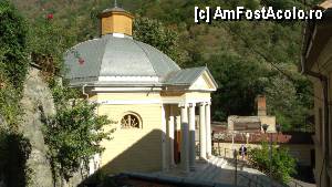 [P29] Băile Herculane - Foișorul Galben - Grota cu Aburi; până la biserica romano-catolică din Herculane » foto by Dragoș_MD
 - 
<span class="allrVoted glyphicon glyphicon-heart hidden" id="av387013"></span>
<a class="m-l-10 hidden" id="sv387013" onclick="voting_Foto_DelVot(,387013,3645)" role="button">șterge vot <span class="glyphicon glyphicon-remove"></span></a>
<a id="v9387013" class=" c-red"  onclick="voting_Foto_SetVot(387013)" role="button"><span class="glyphicon glyphicon-heart-empty"></span> <b>LIKE</b> = Votează poza</a> <img class="hidden"  id="f387013W9" src="/imagini/loader.gif" border="0" /><span class="AjErrMes hidden" id="e387013ErM"></span>