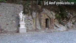 [P35] Băile Herculane - izvor mineral și statuie de lângă hotelul Roman » foto by Dragoș_MD
 - 
<span class="allrVoted glyphicon glyphicon-heart hidden" id="av387029"></span>
<a class="m-l-10 hidden" id="sv387029" onclick="voting_Foto_DelVot(,387029,3645)" role="button">șterge vot <span class="glyphicon glyphicon-remove"></span></a>
<a id="v9387029" class=" c-red"  onclick="voting_Foto_SetVot(387029)" role="button"><span class="glyphicon glyphicon-heart-empty"></span> <b>LIKE</b> = Votează poza</a> <img class="hidden"  id="f387029W9" src="/imagini/loader.gif" border="0" /><span class="AjErrMes hidden" id="e387029ErM"></span>