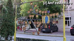 [P40] Băile Herculane - Piața Hercules; harta stilizată, deja 'celebră' a stațiunii » foto by Dragoș_MD
 - 
<span class="allrVoted glyphicon glyphicon-heart hidden" id="av387050"></span>
<a class="m-l-10 hidden" id="sv387050" onclick="voting_Foto_DelVot(,387050,3645)" role="button">șterge vot <span class="glyphicon glyphicon-remove"></span></a>
<a id="v9387050" class=" c-red"  onclick="voting_Foto_SetVot(387050)" role="button"><span class="glyphicon glyphicon-heart-empty"></span> <b>LIKE</b> = Votează poza</a> <img class="hidden"  id="f387050W9" src="/imagini/loader.gif" border="0" /><span class="AjErrMes hidden" id="e387050ErM"></span>