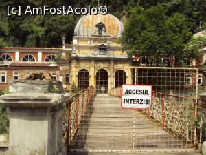 [P16] Podul de fier forjat: accesul interzis!  » foto by Carmen Ion
 - 
<span class="allrVoted glyphicon glyphicon-heart hidden" id="av767550"></span>
<a class="m-l-10 hidden" id="sv767550" onclick="voting_Foto_DelVot(,767550,3645)" role="button">șterge vot <span class="glyphicon glyphicon-remove"></span></a>
<a id="v9767550" class=" c-red"  onclick="voting_Foto_SetVot(767550)" role="button"><span class="glyphicon glyphicon-heart-empty"></span> <b>LIKE</b> = Votează poza</a> <img class="hidden"  id="f767550W9" src="/imagini/loader.gif" border="0" /><span class="AjErrMes hidden" id="e767550ErM"></span>