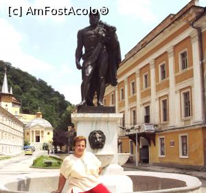 [P26] Statuia lui Hercule.  » foto by Carmen Ion
 - 
<span class="allrVoted glyphicon glyphicon-heart hidden" id="av767561"></span>
<a class="m-l-10 hidden" id="sv767561" onclick="voting_Foto_DelVot(,767561,3645)" role="button">șterge vot <span class="glyphicon glyphicon-remove"></span></a>
<a id="v9767561" class=" c-red"  onclick="voting_Foto_SetVot(767561)" role="button"><span class="glyphicon glyphicon-heart-empty"></span> <b>LIKE</b> = Votează poza</a> <img class="hidden"  id="f767561W9" src="/imagini/loader.gif" border="0" /><span class="AjErrMes hidden" id="e767561ErM"></span>