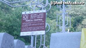 [P22] Placuta informativa a parcului central » foto by turistul_mihnea
 - 
<span class="allrVoted glyphicon glyphicon-heart hidden" id="av703482"></span>
<a class="m-l-10 hidden" id="sv703482" onclick="voting_Foto_DelVot(,703482,3645)" role="button">șterge vot <span class="glyphicon glyphicon-remove"></span></a>
<a id="v9703482" class=" c-red"  onclick="voting_Foto_SetVot(703482)" role="button"><span class="glyphicon glyphicon-heart-empty"></span> <b>LIKE</b> = Votează poza</a> <img class="hidden"  id="f703482W9" src="/imagini/loader.gif" border="0" /><span class="AjErrMes hidden" id="e703482ErM"></span>