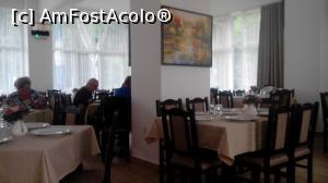 [P12] Restaurantul » foto by dorgo
 - 
<span class="allrVoted glyphicon glyphicon-heart hidden" id="av1132345"></span>
<a class="m-l-10 hidden" id="sv1132345" onclick="voting_Foto_DelVot(,1132345,3645)" role="button">șterge vot <span class="glyphicon glyphicon-remove"></span></a>
<a id="v91132345" class=" c-red"  onclick="voting_Foto_SetVot(1132345)" role="button"><span class="glyphicon glyphicon-heart-empty"></span> <b>LIKE</b> = Votează poza</a> <img class="hidden"  id="f1132345W9" src="/imagini/loader.gif" border="0" /><span class="AjErrMes hidden" id="e1132345ErM"></span>