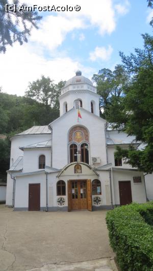 [P39] Biserica Schimbarea la Fata » foto by Alexa_77
 - 
<span class="allrVoted glyphicon glyphicon-heart hidden" id="av796882"></span>
<a class="m-l-10 hidden" id="sv796882" onclick="voting_Foto_DelVot(,796882,3645)" role="button">șterge vot <span class="glyphicon glyphicon-remove"></span></a>
<a id="v9796882" class=" c-red"  onclick="voting_Foto_SetVot(796882)" role="button"><span class="glyphicon glyphicon-heart-empty"></span> <b>LIKE</b> = Votează poza</a> <img class="hidden"  id="f796882W9" src="/imagini/loader.gif" border="0" /><span class="AjErrMes hidden" id="e796882ErM"></span>