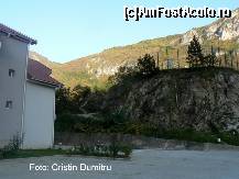 [P10] Hotel Tierna - in partea dreapta se afla terenul de sport, pe stanca » foto by cristinadumitru*
 - 
<span class="allrVoted glyphicon glyphicon-heart hidden" id="av23411"></span>
<a class="m-l-10 hidden" id="sv23411" onclick="voting_Foto_DelVot(,23411,3648)" role="button">șterge vot <span class="glyphicon glyphicon-remove"></span></a>
<a id="v923411" class=" c-red"  onclick="voting_Foto_SetVot(23411)" role="button"><span class="glyphicon glyphicon-heart-empty"></span> <b>LIKE</b> = Votează poza</a> <img class="hidden"  id="f23411W9" src="/imagini/loader.gif" border="0" /><span class="AjErrMes hidden" id="e23411ErM"></span>