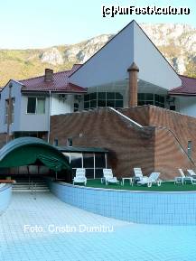 [P13] Hotel Tierna - accesul catre piscina exterioara » foto by cristinadumitru*
 - 
<span class="allrVoted glyphicon glyphicon-heart hidden" id="av23414"></span>
<a class="m-l-10 hidden" id="sv23414" onclick="voting_Foto_DelVot(,23414,3648)" role="button">șterge vot <span class="glyphicon glyphicon-remove"></span></a>
<a id="v923414" class=" c-red"  onclick="voting_Foto_SetVot(23414)" role="button"><span class="glyphicon glyphicon-heart-empty"></span> <b>LIKE</b> = Votează poza</a> <img class="hidden"  id="f23414W9" src="/imagini/loader.gif" border="0" /><span class="AjErrMes hidden" id="e23414ErM"></span>