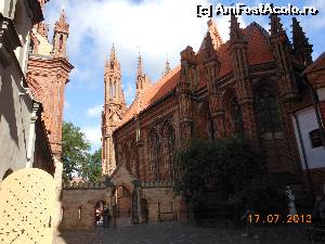 [P30] Vilnius - Biserica Sf. Ana, curtea interioară.  » foto by iulianic
 - 
<span class="allrVoted glyphicon glyphicon-heart hidden" id="av592175"></span>
<a class="m-l-10 hidden" id="sv592175" onclick="voting_Foto_DelVot(,592175,3650)" role="button">șterge vot <span class="glyphicon glyphicon-remove"></span></a>
<a id="v9592175" class=" c-red"  onclick="voting_Foto_SetVot(592175)" role="button"><span class="glyphicon glyphicon-heart-empty"></span> <b>LIKE</b> = Votează poza</a> <img class="hidden"  id="f592175W9" src="/imagini/loader.gif" border="0" /><span class="AjErrMes hidden" id="e592175ErM"></span>