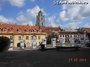 [P38] Vilnius - În Piaţa Primăriei.  » foto by iulianic
 - 
<span class="allrVoted glyphicon glyphicon-heart hidden" id="av592183"></span>
<a class="m-l-10 hidden" id="sv592183" onclick="voting_Foto_DelVot(,592183,3650)" role="button">șterge vot <span class="glyphicon glyphicon-remove"></span></a>
<a id="v9592183" class=" c-red"  onclick="voting_Foto_SetVot(592183)" role="button"><span class="glyphicon glyphicon-heart-empty"></span> <b>LIKE</b> = Votează poza</a> <img class="hidden"  id="f592183W9" src="/imagini/loader.gif" border="0" /><span class="AjErrMes hidden" id="e592183ErM"></span>