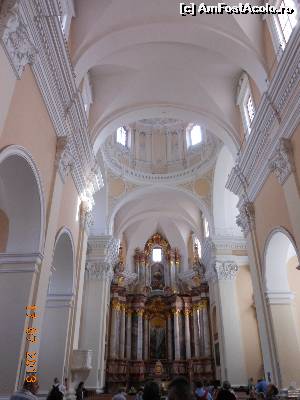 [P48] Vilnius - Biserica Sf. Cazimir, altarul principal.  » foto by iulianic
 - 
<span class="allrVoted glyphicon glyphicon-heart hidden" id="av592193"></span>
<a class="m-l-10 hidden" id="sv592193" onclick="voting_Foto_DelVot(,592193,3650)" role="button">șterge vot <span class="glyphicon glyphicon-remove"></span></a>
<a id="v9592193" class=" c-red"  onclick="voting_Foto_SetVot(592193)" role="button"><span class="glyphicon glyphicon-heart-empty"></span> <b>LIKE</b> = Votează poza</a> <img class="hidden"  id="f592193W9" src="/imagini/loader.gif" border="0" /><span class="AjErrMes hidden" id="e592193ErM"></span>
