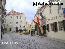 [P23] Zona centrului istoric. În dreapta este clădirea unui hotel ('viesbutis' înseamnă 'hotel' în lituaniană). » foto by Costi
 - 
<span class="allrVoted glyphicon glyphicon-heart hidden" id="av23447"></span>
<a class="m-l-10 hidden" id="sv23447" onclick="voting_Foto_DelVot(,23447,3650)" role="button">șterge vot <span class="glyphicon glyphicon-remove"></span></a>
<a id="v923447" class=" c-red"  onclick="voting_Foto_SetVot(23447)" role="button"><span class="glyphicon glyphicon-heart-empty"></span> <b>LIKE</b> = Votează poza</a> <img class="hidden"  id="f23447W9" src="/imagini/loader.gif" border="0" /><span class="AjErrMes hidden" id="e23447ErM"></span>