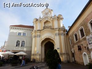 [P24] Poarta Bazilicii și Biserica Sf. Treimi » foto by Cdia
 - 
<span class="allrVoted glyphicon glyphicon-heart hidden" id="av785013"></span>
<a class="m-l-10 hidden" id="sv785013" onclick="voting_Foto_DelVot(,785013,3650)" role="button">șterge vot <span class="glyphicon glyphicon-remove"></span></a>
<a id="v9785013" class=" c-red"  onclick="voting_Foto_SetVot(785013)" role="button"><span class="glyphicon glyphicon-heart-empty"></span> <b>LIKE</b> = Votează poza</a> <img class="hidden"  id="f785013W9" src="/imagini/loader.gif" border="0" /><span class="AjErrMes hidden" id="e785013ErM"></span>