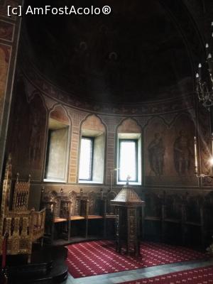 [P48] Manastirea Sinaia - interior » foto by AncaGO
 - 
<span class="allrVoted glyphicon glyphicon-heart hidden" id="av1006064"></span>
<a class="m-l-10 hidden" id="sv1006064" onclick="voting_Foto_DelVot(,1006064,3677)" role="button">șterge vot <span class="glyphicon glyphicon-remove"></span></a>
<a id="v91006064" class=" c-red"  onclick="voting_Foto_SetVot(1006064)" role="button"><span class="glyphicon glyphicon-heart-empty"></span> <b>LIKE</b> = Votează poza</a> <img class="hidden"  id="f1006064W9" src="/imagini/loader.gif" border="0" /><span class="AjErrMes hidden" id="e1006064ErM"></span>
