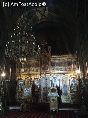 [P49] Manastirea Sinaia - interior » foto by AncaGO
 - 
<span class="allrVoted glyphicon glyphicon-heart hidden" id="av1006066"></span>
<a class="m-l-10 hidden" id="sv1006066" onclick="voting_Foto_DelVot(,1006066,3677)" role="button">șterge vot <span class="glyphicon glyphicon-remove"></span></a>
<a id="v91006066" class=" c-red"  onclick="voting_Foto_SetVot(1006066)" role="button"><span class="glyphicon glyphicon-heart-empty"></span> <b>LIKE</b> = Votează poza</a> <img class="hidden"  id="f1006066W9" src="/imagini/loader.gif" border="0" /><span class="AjErrMes hidden" id="e1006066ErM"></span>