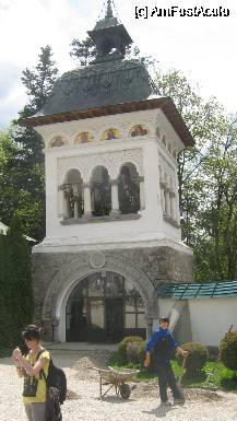 [P32] Mânăstirea Sinaia - clopotniţa » foto by Dragoș_MD
 - 
<span class="allrVoted glyphicon glyphicon-heart hidden" id="av72058"></span>
<a class="m-l-10 hidden" id="sv72058" onclick="voting_Foto_DelVot(,72058,3677)" role="button">șterge vot <span class="glyphicon glyphicon-remove"></span></a>
<a id="v972058" class=" c-red"  onclick="voting_Foto_SetVot(72058)" role="button"><span class="glyphicon glyphicon-heart-empty"></span> <b>LIKE</b> = Votează poza</a> <img class="hidden"  id="f72058W9" src="/imagini/loader.gif" border="0" /><span class="AjErrMes hidden" id="e72058ErM"></span>