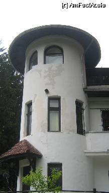 [P43] Casa memoriala George Enescu - foişorul; la etaj este balconul de la dormitorul Marucăi, soţia sa. » foto by Dragoș_MD
 - 
<span class="allrVoted glyphicon glyphicon-heart hidden" id="av72102"></span>
<a class="m-l-10 hidden" id="sv72102" onclick="voting_Foto_DelVot(,72102,3677)" role="button">șterge vot <span class="glyphicon glyphicon-remove"></span></a>
<a id="v972102" class=" c-red"  onclick="voting_Foto_SetVot(72102)" role="button"><span class="glyphicon glyphicon-heart-empty"></span> <b>LIKE</b> = Votează poza</a> <img class="hidden"  id="f72102W9" src="/imagini/loader.gif" border="0" /><span class="AjErrMes hidden" id="e72102ErM"></span>