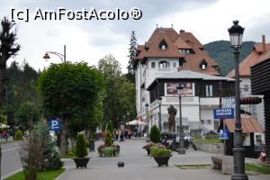 [P15] Centru Sinaia hotel Rina Cerbul » foto by AZE
 - 
<span class="allrVoted glyphicon glyphicon-heart hidden" id="av1001945"></span>
<a class="m-l-10 hidden" id="sv1001945" onclick="voting_Foto_DelVot(,1001945,3677)" role="button">șterge vot <span class="glyphicon glyphicon-remove"></span></a>
<a id="v91001945" class=" c-red"  onclick="voting_Foto_SetVot(1001945)" role="button"><span class="glyphicon glyphicon-heart-empty"></span> <b>LIKE</b> = Votează poza</a> <img class="hidden"  id="f1001945W9" src="/imagini/loader.gif" border="0" /><span class="AjErrMes hidden" id="e1001945ErM"></span>