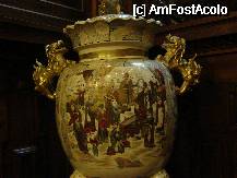 [P60] Castelul Peleş- obiect de decor pe una dintre măsuţele de pe casa scării » foto by mirelopodu*
 - 
<span class="allrVoted glyphicon glyphicon-heart hidden" id="av57918"></span>
<a class="m-l-10 hidden" id="sv57918" onclick="voting_Foto_DelVot(,57918,3677)" role="button">șterge vot <span class="glyphicon glyphicon-remove"></span></a>
<a id="v957918" class=" c-red"  onclick="voting_Foto_SetVot(57918)" role="button"><span class="glyphicon glyphicon-heart-empty"></span> <b>LIKE</b> = Votează poza</a> <img class="hidden"  id="f57918W9" src="/imagini/loader.gif" border="0" /><span class="AjErrMes hidden" id="e57918ErM"></span>