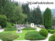 [P11] Statuia reginei Elisabeta, in parc » foto by Michi
 - 
<span class="allrVoted glyphicon glyphicon-heart hidden" id="av102758"></span>
<a class="m-l-10 hidden" id="sv102758" onclick="voting_Foto_DelVot(,102758,3677)" role="button">șterge vot <span class="glyphicon glyphicon-remove"></span></a>
<a id="v9102758" class=" c-red"  onclick="voting_Foto_SetVot(102758)" role="button"><span class="glyphicon glyphicon-heart-empty"></span> <b>LIKE</b> = Votează poza</a> <img class="hidden"  id="f102758W9" src="/imagini/loader.gif" border="0" /><span class="AjErrMes hidden" id="e102758ErM"></span>