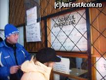 [P01] Coada la bilete pt. telecabina, 31 lei/pers. pana la cota1400 si 62 lei pana la cota 2000. » foto by anadragusin
 - 
<span class="allrVoted glyphicon glyphicon-heart hidden" id="av178048"></span>
<a class="m-l-10 hidden" id="sv178048" onclick="voting_Foto_DelVot(,178048,3677)" role="button">șterge vot <span class="glyphicon glyphicon-remove"></span></a>
<a id="v9178048" class=" c-red"  onclick="voting_Foto_SetVot(178048)" role="button"><span class="glyphicon glyphicon-heart-empty"></span> <b>LIKE</b> = Votează poza</a> <img class="hidden"  id="f178048W9" src="/imagini/loader.gif" border="0" /><span class="AjErrMes hidden" id="e178048ErM"></span>