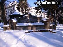 [P12] Banca lui Carol I, din 1911, aflata in Parcul Ghica. » foto by anadragusin
 - 
<span class="allrVoted glyphicon glyphicon-heart hidden" id="av194781"></span>
<a class="m-l-10 hidden" id="sv194781" onclick="voting_Foto_DelVot(,194781,3677)" role="button">șterge vot <span class="glyphicon glyphicon-remove"></span></a>
<a id="v9194781" class=" c-red"  onclick="voting_Foto_SetVot(194781)" role="button"><span class="glyphicon glyphicon-heart-empty"></span> <b>LIKE</b> = Votează poza</a> <img class="hidden"  id="f194781W9" src="/imagini/loader.gif" border="0" /><span class="AjErrMes hidden" id="e194781ErM"></span>