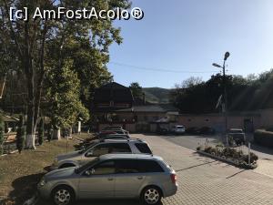 [P16] Parcarea hotelului » foto by bubica
 - 
<span class="allrVoted glyphicon glyphicon-heart hidden" id="av1125846"></span>
<a class="m-l-10 hidden" id="sv1125846" onclick="voting_Foto_DelVot(,1125846,3690)" role="button">șterge vot <span class="glyphicon glyphicon-remove"></span></a>
<a id="v91125846" class=" c-red"  onclick="voting_Foto_SetVot(1125846)" role="button"><span class="glyphicon glyphicon-heart-empty"></span> <b>LIKE</b> = Votează poza</a> <img class="hidden"  id="f1125846W9" src="/imagini/loader.gif" border="0" /><span class="AjErrMes hidden" id="e1125846ErM"></span>