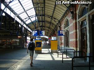 [P16] Gara din Groningen... se vad sagetile ce te conduc spre peroane si robotii » foto by mireille
 - 
<span class="allrVoted glyphicon glyphicon-heart hidden" id="av539824"></span>
<a class="m-l-10 hidden" id="sv539824" onclick="voting_Foto_DelVot(,539824,3710)" role="button">șterge vot <span class="glyphicon glyphicon-remove"></span></a>
<a id="v9539824" class=" c-red"  onclick="voting_Foto_SetVot(539824)" role="button"><span class="glyphicon glyphicon-heart-empty"></span> <b>LIKE</b> = Votează poza</a> <img class="hidden"  id="f539824W9" src="/imagini/loader.gif" border="0" /><span class="AjErrMes hidden" id="e539824ErM"></span>