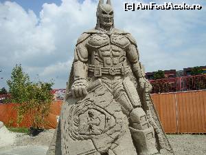 [P18] Locul 1 -Batman supereroul ce isi fixeaza muschii » foto by mireille
 - 
<span class="allrVoted glyphicon glyphicon-heart hidden" id="av552678"></span>
<a class="m-l-10 hidden" id="sv552678" onclick="voting_Foto_DelVot(,552678,3710)" role="button">șterge vot <span class="glyphicon glyphicon-remove"></span></a>
<a id="v9552678" class=" c-red"  onclick="voting_Foto_SetVot(552678)" role="button"><span class="glyphicon glyphicon-heart-empty"></span> <b>LIKE</b> = Votează poza</a> <img class="hidden"  id="f552678W9" src="/imagini/loader.gif" border="0" /><span class="AjErrMes hidden" id="e552678ErM"></span>