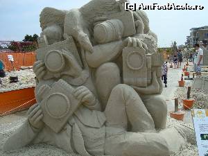[P05] 1... Paparazzi... este prima sculptura p care imi cad ochii la intrare... cu ce era filmul?  » foto by mireille
 - 
<span class="allrVoted glyphicon glyphicon-heart hidden" id="av552660"></span>
<a class="m-l-10 hidden" id="sv552660" onclick="voting_Foto_DelVot(,552660,3710)" role="button">șterge vot <span class="glyphicon glyphicon-remove"></span></a>
<a id="v9552660" class=" c-red"  onclick="voting_Foto_SetVot(552660)" role="button"><span class="glyphicon glyphicon-heart-empty"></span> <b>LIKE</b> = Votează poza</a> <img class="hidden"  id="f552660W9" src="/imagini/loader.gif" border="0" /><span class="AjErrMes hidden" id="e552660ErM"></span>
