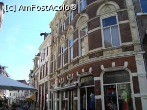 [P20] Turfstraat -magazine mici de haine, în clădiri monumentale.  » foto by mireille
 - 
<span class="allrVoted glyphicon glyphicon-heart hidden" id="av1049030"></span>
<a class="m-l-10 hidden" id="sv1049030" onclick="voting_Foto_DelVot(,1049030,3710)" role="button">șterge vot <span class="glyphicon glyphicon-remove"></span></a>
<a id="v91049030" class=" c-red"  onclick="voting_Foto_SetVot(1049030)" role="button"><span class="glyphicon glyphicon-heart-empty"></span> <b>LIKE</b> = Votează poza</a> <img class="hidden"  id="f1049030W9" src="/imagini/loader.gif" border="0" /><span class="AjErrMes hidden" id="e1049030ErM"></span>