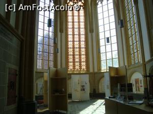 [P38] detaliu din interiorul bisericii Walburgiskerk, care e renumită pentru o veche bibliotecă medievală cu lanțuri » foto by mireille
 - 
<span class="allrVoted glyphicon glyphicon-heart hidden" id="av1049048"></span>
<a class="m-l-10 hidden" id="sv1049048" onclick="voting_Foto_DelVot(,1049048,3710)" role="button">șterge vot <span class="glyphicon glyphicon-remove"></span></a>
<a id="v91049048" class=" c-red"  onclick="voting_Foto_SetVot(1049048)" role="button"><span class="glyphicon glyphicon-heart-empty"></span> <b>LIKE</b> = Votează poza</a> <img class="hidden"  id="f1049048W9" src="/imagini/loader.gif" border="0" /><span class="AjErrMes hidden" id="e1049048ErM"></span>