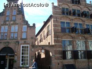 [P06] Zona de sud a orașului vechi în Zaadmarkt, la stanga era Corpul de gardă, la dreapta Dat Bolwerk, un fost castel.  » foto by mireille
 - 
<span class="allrVoted glyphicon glyphicon-heart hidden" id="av1049016"></span>
<a class="m-l-10 hidden" id="sv1049016" onclick="voting_Foto_DelVot(,1049016,3710)" role="button">șterge vot <span class="glyphicon glyphicon-remove"></span></a>
<a id="v91049016" class=" c-red"  onclick="voting_Foto_SetVot(1049016)" role="button"><span class="glyphicon glyphicon-heart-empty"></span> <b>LIKE</b> = Votează poza</a> <img class="hidden"  id="f1049016W9" src="/imagini/loader.gif" border="0" /><span class="AjErrMes hidden" id="e1049016ErM"></span>