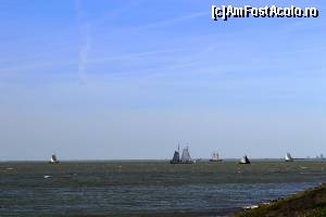 [P24] Volendam - intrarea în port, de pe digul înalt » foto by makuy*
 - 
<span class="allrVoted glyphicon glyphicon-heart hidden" id="av614978"></span>
<a class="m-l-10 hidden" id="sv614978" onclick="voting_Foto_DelVot(,614978,3710)" role="button">șterge vot <span class="glyphicon glyphicon-remove"></span></a>
<a id="v9614978" class=" c-red"  onclick="voting_Foto_SetVot(614978)" role="button"><span class="glyphicon glyphicon-heart-empty"></span> <b>LIKE</b> = Votează poza</a> <img class="hidden"  id="f614978W9" src="/imagini/loader.gif" border="0" /><span class="AjErrMes hidden" id="e614978ErM"></span>