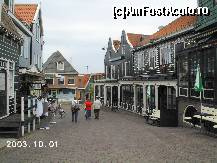 [P22] O stradă obişnuită din satul Volendam » foto by Costi
 - 
<span class="allrVoted glyphicon glyphicon-heart hidden" id="av24438"></span>
<a class="m-l-10 hidden" id="sv24438" onclick="voting_Foto_DelVot(,24438,3710)" role="button">șterge vot <span class="glyphicon glyphicon-remove"></span></a>
<a id="v924438" class=" c-red"  onclick="voting_Foto_SetVot(24438)" role="button"><span class="glyphicon glyphicon-heart-empty"></span> <b>LIKE</b> = Votează poza</a> <img class="hidden"  id="f24438W9" src="/imagini/loader.gif" border="0" /><span class="AjErrMes hidden" id="e24438ErM"></span>