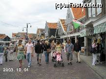 [P23] Asta este 'strada mare' din Volendam » foto by Costi
 - 
<span class="allrVoted glyphicon glyphicon-heart hidden" id="av24439"></span>
<a class="m-l-10 hidden" id="sv24439" onclick="voting_Foto_DelVot(,24439,3710)" role="button">șterge vot <span class="glyphicon glyphicon-remove"></span></a>
<a id="v924439" class=" c-red"  onclick="voting_Foto_SetVot(24439)" role="button"><span class="glyphicon glyphicon-heart-empty"></span> <b>LIKE</b> = Votează poza</a> <img class="hidden"  id="f24439W9" src="/imagini/loader.gif" border="0" /><span class="AjErrMes hidden" id="e24439ErM"></span>
