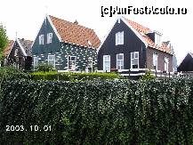 [P28] Şi casele din Marken sunt cochete şi construite după acelaşi tipar » foto by Costi
 - 
<span class="allrVoted glyphicon glyphicon-heart hidden" id="av24444"></span>
<a class="m-l-10 hidden" id="sv24444" onclick="voting_Foto_DelVot(,24444,3710)" role="button">șterge vot <span class="glyphicon glyphicon-remove"></span></a>
<a id="v924444" class=" c-red"  onclick="voting_Foto_SetVot(24444)" role="button"><span class="glyphicon glyphicon-heart-empty"></span> <b>LIKE</b> = Votează poza</a> <img class="hidden"  id="f24444W9" src="/imagini/loader.gif" border="0" /><span class="AjErrMes hidden" id="e24444ErM"></span>