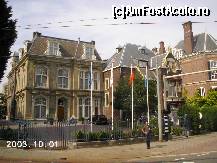 [P45] Fotografie din goana autocarului, a unei ambasade a nu ştiu cărei ţări, din Haga » foto by Costi
 - 
<span class="allrVoted glyphicon glyphicon-heart hidden" id="av24461"></span>
<a class="m-l-10 hidden" id="sv24461" onclick="voting_Foto_DelVot(,24461,3710)" role="button">șterge vot <span class="glyphicon glyphicon-remove"></span></a>
<a id="v924461" class=" c-red"  onclick="voting_Foto_SetVot(24461)" role="button"><span class="glyphicon glyphicon-heart-empty"></span> <b>LIKE</b> = Votează poza</a> <img class="hidden"  id="f24461W9" src="/imagini/loader.gif" border="0" /><span class="AjErrMes hidden" id="e24461ErM"></span>