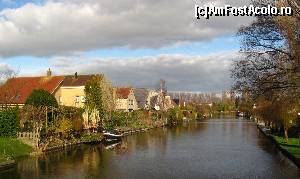 [P18] Enkhuizen. Zona cu locuinte noi, amplasate intr-un cadru de basm, cu canale si verdeata, este ceva obisnuit in Olanda. Este ceva normal sa-ti parchezi masina in fata casei si barca pe canal din spate » foto by Radu Tudoran
 - 
<span class="allrVoted glyphicon glyphicon-heart hidden" id="av672712"></span>
<a class="m-l-10 hidden" id="sv672712" onclick="voting_Foto_DelVot(,672712,3710)" role="button">șterge vot <span class="glyphicon glyphicon-remove"></span></a>
<a id="v9672712" class=" c-red"  onclick="voting_Foto_SetVot(672712)" role="button"><span class="glyphicon glyphicon-heart-empty"></span> <b>LIKE</b> = Votează poza</a> <img class="hidden"  id="f672712W9" src="/imagini/loader.gif" border="0" /><span class="AjErrMes hidden" id="e672712ErM"></span>