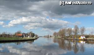 [P01] Undeva la N de Amsterdam, pedaland de-a lungul unui canal » foto by Radu Tudoran
 - 
<span class="allrVoted glyphicon glyphicon-heart hidden" id="av693560"></span>
<a class="m-l-10 hidden" id="sv693560" onclick="voting_Foto_DelVot(,693560,3710)" role="button">șterge vot <span class="glyphicon glyphicon-remove"></span></a>
<a id="v9693560" class=" c-red"  onclick="voting_Foto_SetVot(693560)" role="button"><span class="glyphicon glyphicon-heart-empty"></span> <b>LIKE</b> = Votează poza</a> <img class="hidden"  id="f693560W9" src="/imagini/loader.gif" border="0" /><span class="AjErrMes hidden" id="e693560ErM"></span>