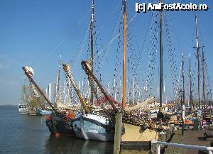 [P15] Monnikendam in port » foto by Radu Tudoran
 - 
<span class="allrVoted glyphicon glyphicon-heart hidden" id="av693576"></span>
<a class="m-l-10 hidden" id="sv693576" onclick="voting_Foto_DelVot(,693576,3710)" role="button">șterge vot <span class="glyphicon glyphicon-remove"></span></a>
<a id="v9693576" class=" c-red"  onclick="voting_Foto_SetVot(693576)" role="button"><span class="glyphicon glyphicon-heart-empty"></span> <b>LIKE</b> = Votează poza</a> <img class="hidden"  id="f693576W9" src="/imagini/loader.gif" border="0" /><span class="AjErrMes hidden" id="e693576ErM"></span>