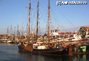 [P16] Volendam, partea prezentata turistilor » foto by Radu Tudoran
 - 
<span class="allrVoted glyphicon glyphicon-heart hidden" id="av693577"></span>
<a class="m-l-10 hidden" id="sv693577" onclick="voting_Foto_DelVot(,693577,3710)" role="button">șterge vot <span class="glyphicon glyphicon-remove"></span></a>
<a id="v9693577" class=" c-red"  onclick="voting_Foto_SetVot(693577)" role="button"><span class="glyphicon glyphicon-heart-empty"></span> <b>LIKE</b> = Votează poza</a> <img class="hidden"  id="f693577W9" src="/imagini/loader.gif" border="0" /><span class="AjErrMes hidden" id="e693577ErM"></span>