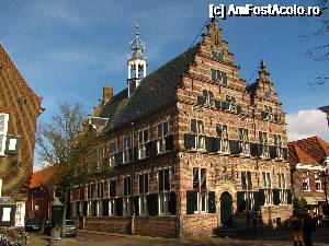 [P09] Naarden. Primaria, poate cea mai frumoasa cladire a orasului, impodobita cu sculpturi si clopotnita » foto by Radu Tudoran
 - 
<span class="allrVoted glyphicon glyphicon-heart hidden" id="av693569"></span>
<a class="m-l-10 hidden" id="sv693569" onclick="voting_Foto_DelVot(,693569,3710)" role="button">șterge vot <span class="glyphicon glyphicon-remove"></span></a>
<a id="v9693569" class=" c-red"  onclick="voting_Foto_SetVot(693569)" role="button"><span class="glyphicon glyphicon-heart-empty"></span> <b>LIKE</b> = Votează poza</a> <img class="hidden"  id="f693569W9" src="/imagini/loader.gif" border="0" /><span class="AjErrMes hidden" id="e693569ErM"></span>