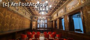 [P23] Bologna, Il Palazzo della Mercanzia, Sala Registraturii la parter în stânga cu Tavan de lemn și Candelabre metalice » foto by mprofeanu
 - 
<span class="allrVoted glyphicon glyphicon-heart hidden" id="av1351944"></span>
<a class="m-l-10 hidden" id="sv1351944" onclick="voting_Foto_DelVot(,1351944,3721)" role="button">șterge vot <span class="glyphicon glyphicon-remove"></span></a>
<a id="v91351944" class=" c-red"  onclick="voting_Foto_SetVot(1351944)" role="button"><span class="glyphicon glyphicon-heart-empty"></span> <b>LIKE</b> = Votează poza</a> <img class="hidden"  id="f1351944W9" src="/imagini/loader.gif" border="0" /><span class="AjErrMes hidden" id="e1351944ErM"></span>