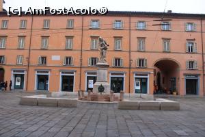 [P78] Bologna, Statua di Luigi Galvani din Piazza Luigi Galvani, vizavi de Palazzo dell Archiginnasio, pozată a doua zi fără ploaie... » foto by mprofeanu
 - 
<span class="allrVoted glyphicon glyphicon-heart hidden" id="av1351999"></span>
<a class="m-l-10 hidden" id="sv1351999" onclick="voting_Foto_DelVot(,1351999,3721)" role="button">șterge vot <span class="glyphicon glyphicon-remove"></span></a>
<a id="v91351999" class=" c-red"  onclick="voting_Foto_SetVot(1351999)" role="button"><span class="glyphicon glyphicon-heart-empty"></span> <b>LIKE</b> = Votează poza</a> <img class="hidden"  id="f1351999W9" src="/imagini/loader.gif" border="0" /><span class="AjErrMes hidden" id="e1351999ErM"></span>