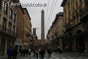 [P27] Bologna, Via Rizzoli devine pietonală sâmbăta și duminica, aici într-o zi de sâmbătă... » foto by mprofeanu
 - 
<span class="allrVoted glyphicon glyphicon-heart hidden" id="av1352899"></span>
<a class="m-l-10 hidden" id="sv1352899" onclick="voting_Foto_DelVot(,1352899,3721)" role="button">șterge vot <span class="glyphicon glyphicon-remove"></span></a>
<a id="v91352899" class=" c-red"  onclick="voting_Foto_SetVot(1352899)" role="button"><span class="glyphicon glyphicon-heart-empty"></span> <b>LIKE</b> = Votează poza</a> <img class="hidden"  id="f1352899W9" src="/imagini/loader.gif" border="0" /><span class="AjErrMes hidden" id="e1352899ErM"></span>