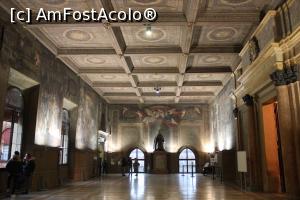 [P35] Bologna, Palazzo D'Accursio, la etaj, în stânga în plan îndepărtat este Casa de Bilete » foto by mprofeanu
 - 
<span class="allrVoted glyphicon glyphicon-heart hidden" id="av1352907"></span>
<a class="m-l-10 hidden" id="sv1352907" onclick="voting_Foto_DelVot(,1352907,3721)" role="button">șterge vot <span class="glyphicon glyphicon-remove"></span></a>
<a id="v91352907" class=" c-red"  onclick="voting_Foto_SetVot(1352907)" role="button"><span class="glyphicon glyphicon-heart-empty"></span> <b>LIKE</b> = Votează poza</a> <img class="hidden"  id="f1352907W9" src="/imagini/loader.gif" border="0" /><span class="AjErrMes hidden" id="e1352907ErM"></span>