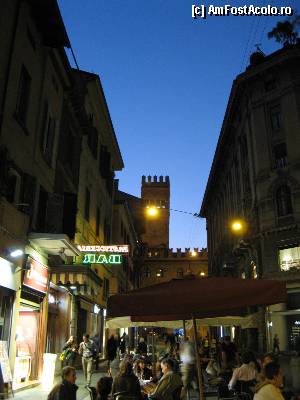 [P07] O străduță din Bologna.  » foto by gettutza
 - 
<span class="allrVoted glyphicon glyphicon-heart hidden" id="av394252"></span>
<a class="m-l-10 hidden" id="sv394252" onclick="voting_Foto_DelVot(,394252,3721)" role="button">șterge vot <span class="glyphicon glyphicon-remove"></span></a>
<a id="v9394252" class=" c-red"  onclick="voting_Foto_SetVot(394252)" role="button"><span class="glyphicon glyphicon-heart-empty"></span> <b>LIKE</b> = Votează poza</a> <img class="hidden"  id="f394252W9" src="/imagini/loader.gif" border="0" /><span class="AjErrMes hidden" id="e394252ErM"></span>