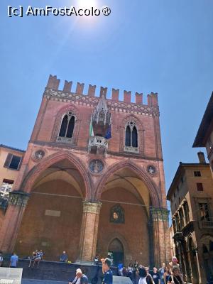 [P11] Palazzo della Mercanzia » foto by Carmen Ion
 - 
<span class="allrVoted glyphicon glyphicon-heart hidden" id="av1538631"></span>
<a class="m-l-10 hidden" id="sv1538631" onclick="voting_Foto_DelVot(,1538631,3721)" role="button">șterge vot <span class="glyphicon glyphicon-remove"></span></a>
<a id="v91538631" class=" c-red"  onclick="voting_Foto_SetVot(1538631)" role="button"><span class="glyphicon glyphicon-heart-empty"></span> <b>LIKE</b> = Votează poza</a> <img class="hidden"  id="f1538631W9" src="/imagini/loader.gif" border="0" /><span class="AjErrMes hidden" id="e1538631ErM"></span>