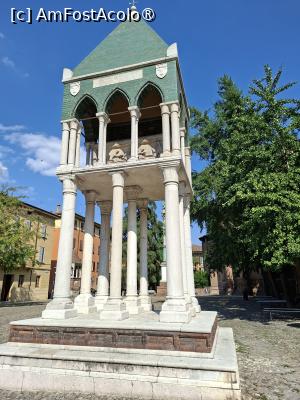 [P14] Basilica di San Domenico - mormântul lui Rolandino de’ Passaggeri » foto by Carmen Ion
 - 
<span class="allrVoted glyphicon glyphicon-heart hidden" id="av1538634"></span>
<a class="m-l-10 hidden" id="sv1538634" onclick="voting_Foto_DelVot(,1538634,3721)" role="button">șterge vot <span class="glyphicon glyphicon-remove"></span></a>
<a id="v91538634" class=" c-red"  onclick="voting_Foto_SetVot(1538634)" role="button"><span class="glyphicon glyphicon-heart-empty"></span> <b>LIKE</b> = Votează poza</a> <img class="hidden"  id="f1538634W9" src="/imagini/loader.gif" border="0" /><span class="AjErrMes hidden" id="e1538634ErM"></span>